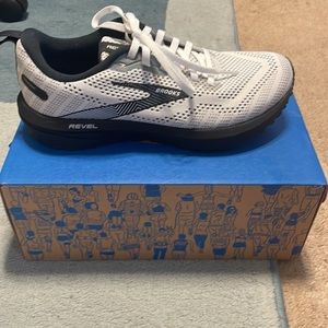 Brooks Running Shoes Revel